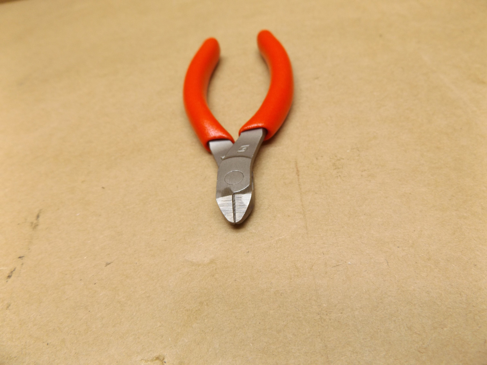 Snap-on 84CF VectorEdge Cutters, Diagonal, Vinyl Grips, 4-3/4