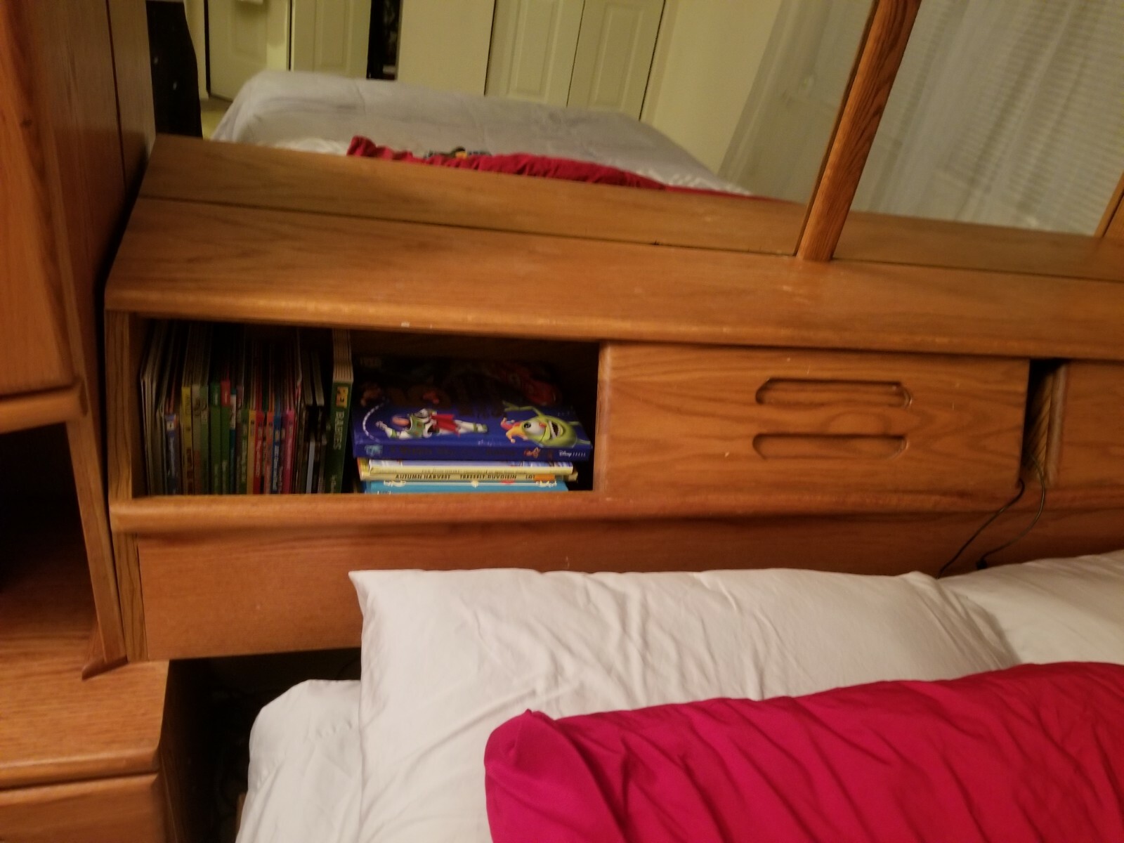 Bedroom furniture, 6 piece oak good condition used bedroom set.