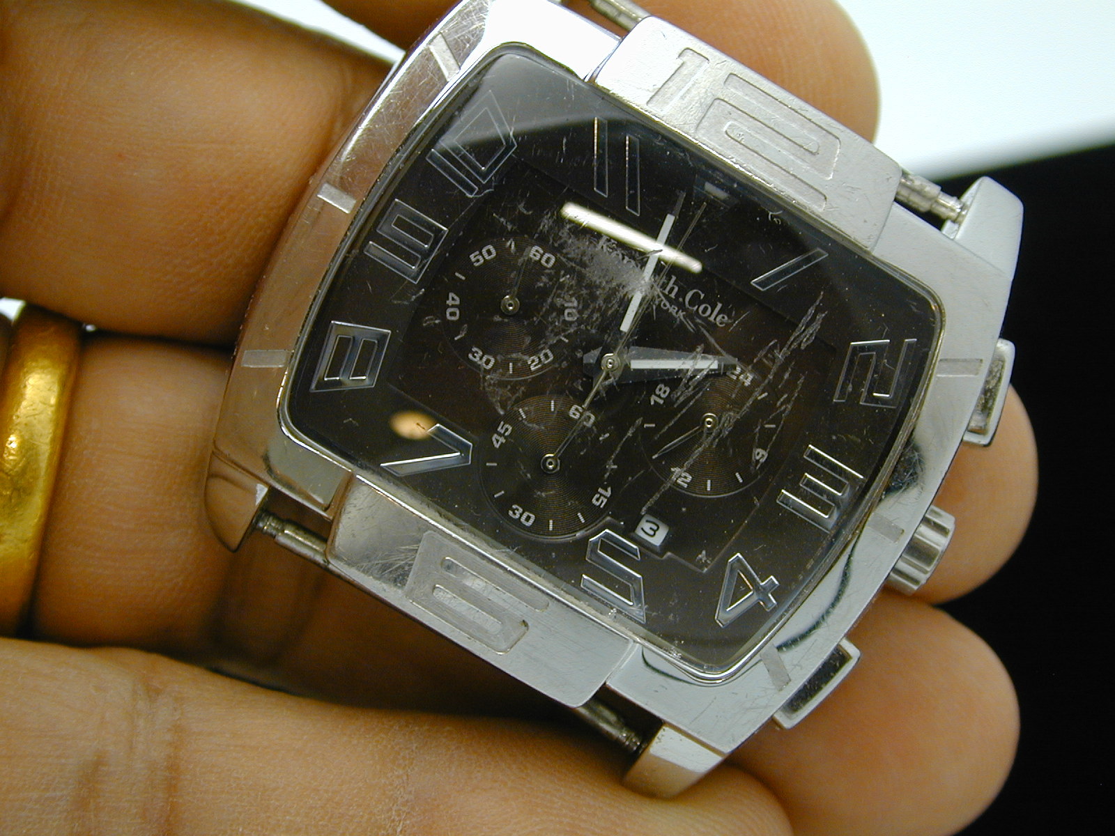 LARGE 44/44 MM KENNETH COLE U54-40-KC1300 CHRONOGRAPH AND