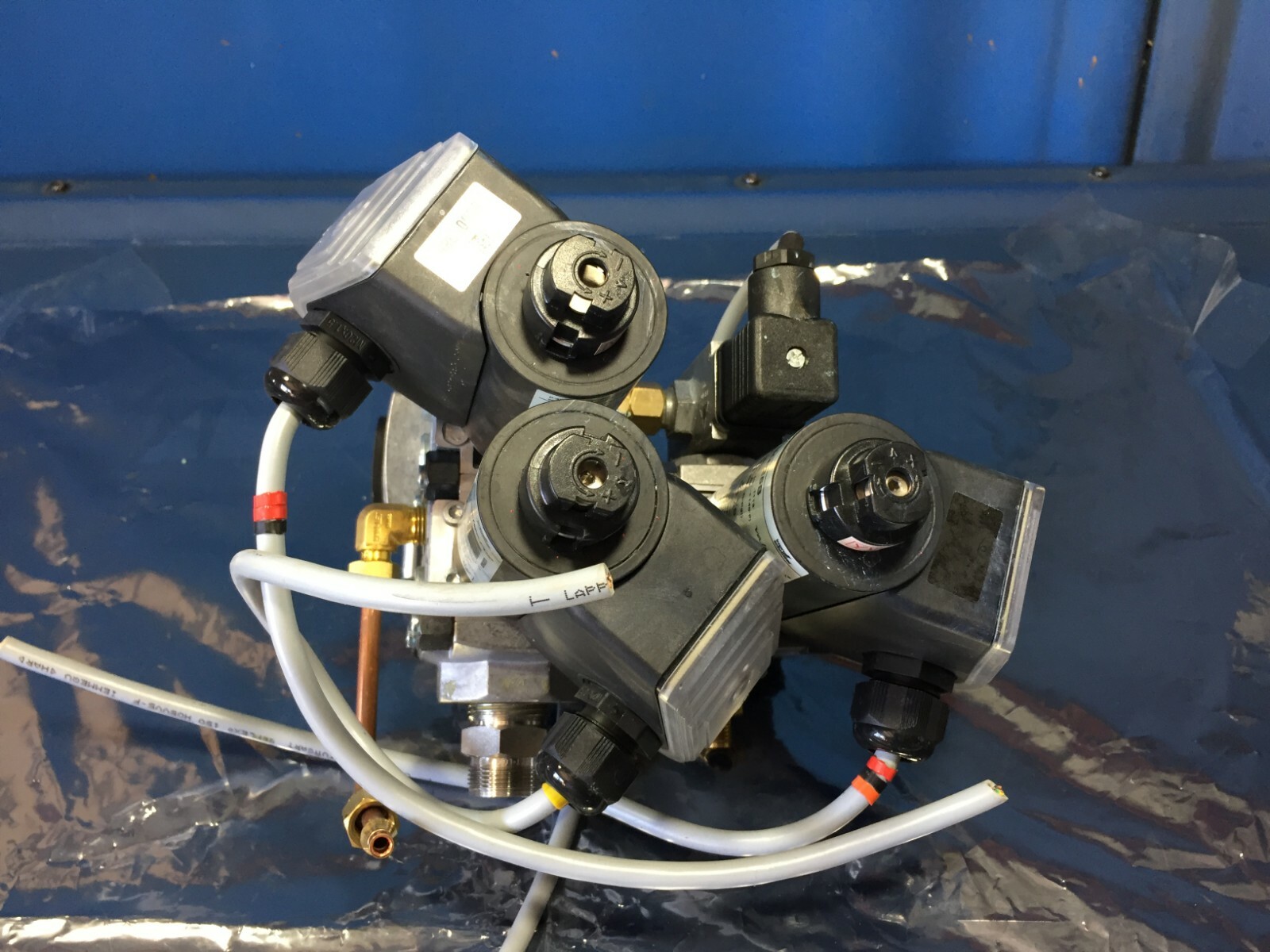 EDWARDS KROM SHRODER GAS BLOCK VAD120/-R/NQ-25B MANIFOLD