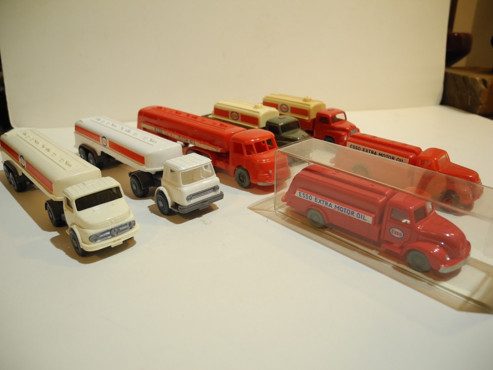 タンカー　ESSO　ミニカー　昭和レトロ WIKING LOT OF 7 VINTAGE 1:87 ESSO TANKER TRUCKS & SERVICE