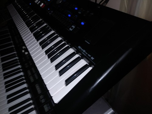 Roland BK9