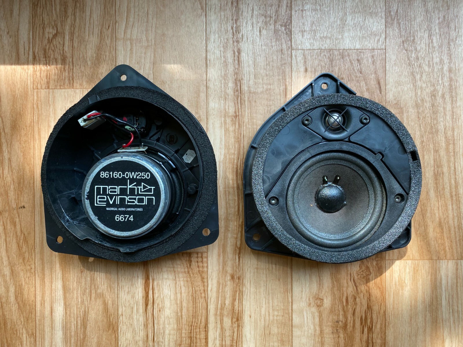 Mark Levinson 861600W250 OEM Rear Door Speakers for 200103 Lexus