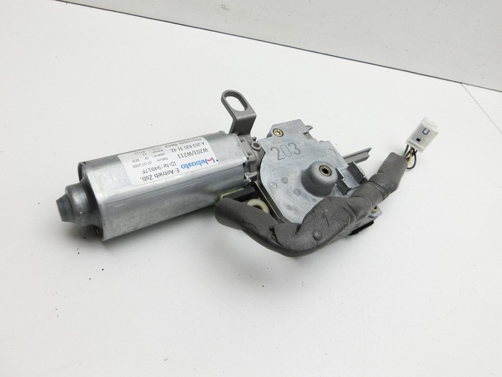 Mercedes C219 CLS 350 04-08 Schiebedachmotor Webasto Mercedes C219 CLS 350 04-08 09.12.2005 A2038203142 94916B... Vorschau 2