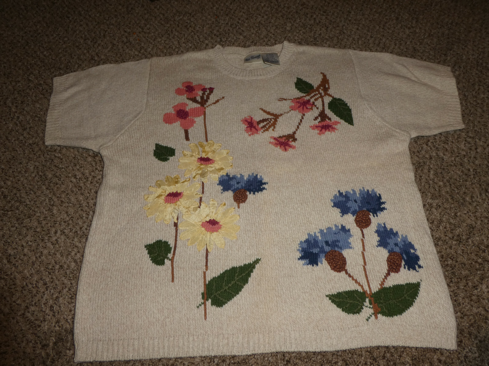 VTG TWO TWENTY KNIT EMBROIDERED FLORAL DECOR PULLOVER