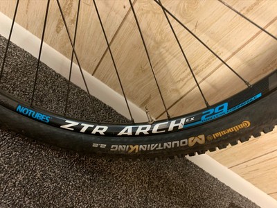lefty carbon wheelset 29