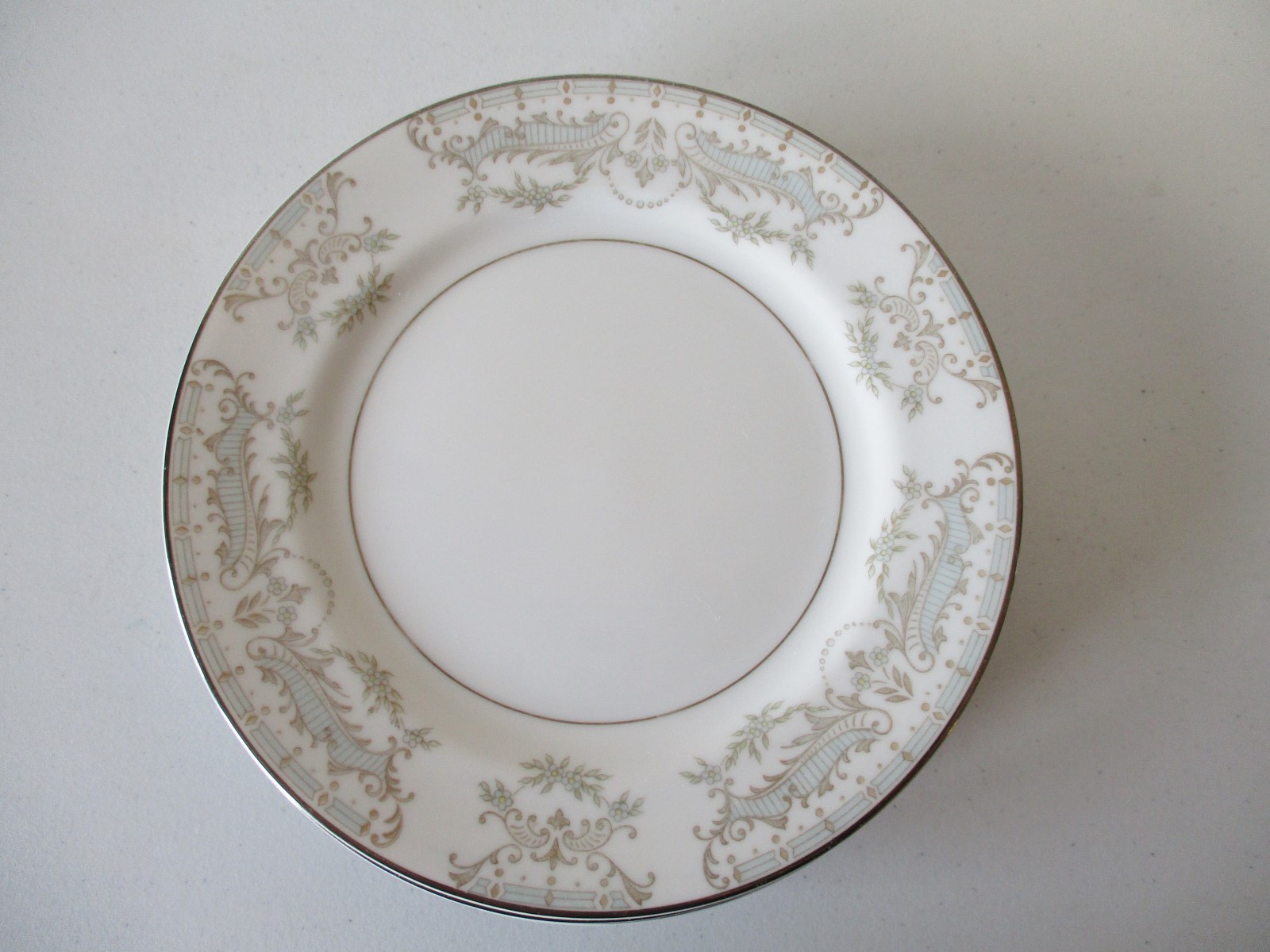 5 Mikasa Peyton 5509 Bread & Butter Plates 6 1/2