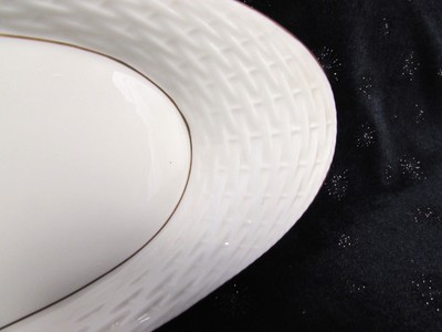 LENOX BASKET WEAVER OVAL BREAD PLATTER FINE CHINA 14K GOLD TRIM