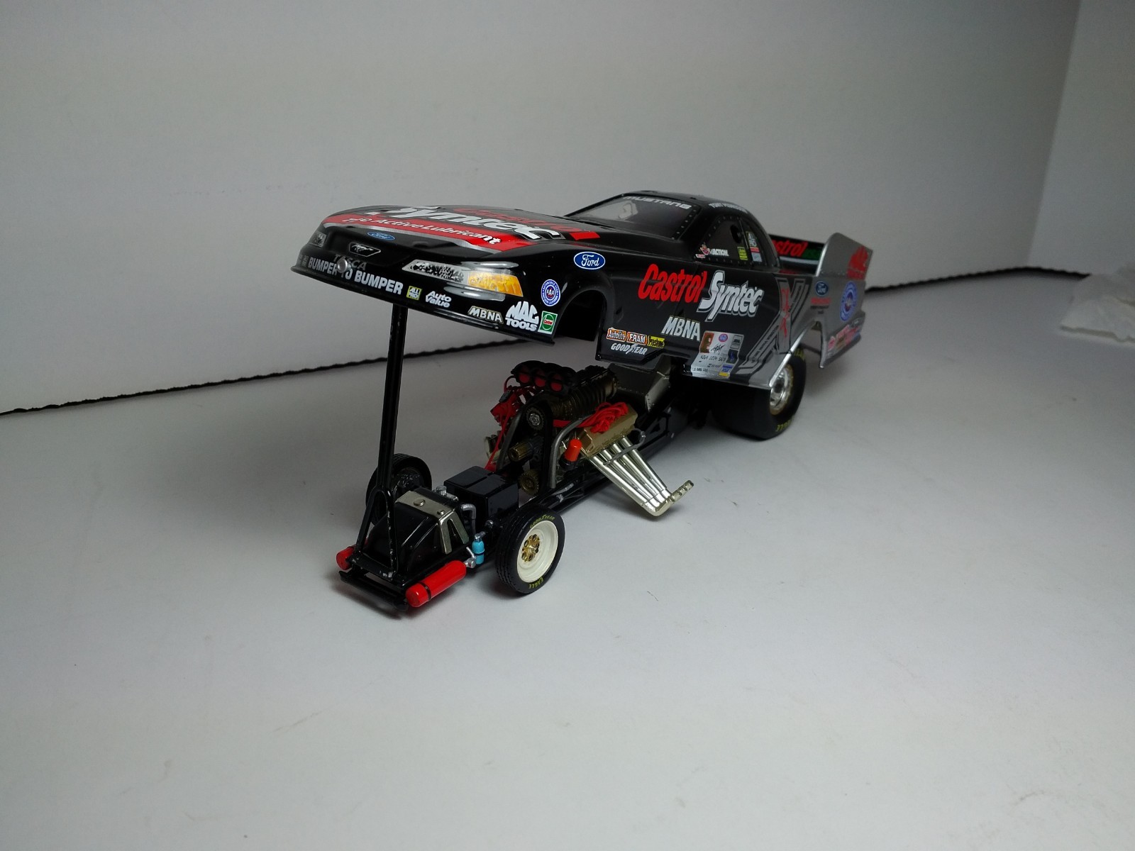 Tony Pedregon Castrol Syntec 2001 Mustang Funny Car 1:24 Scale