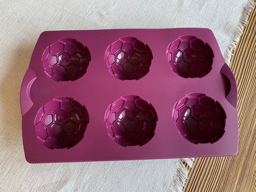 NEU Tupperware Silikonbackform Fußball