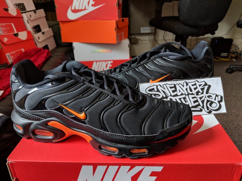 nike tuned 1 black and orange