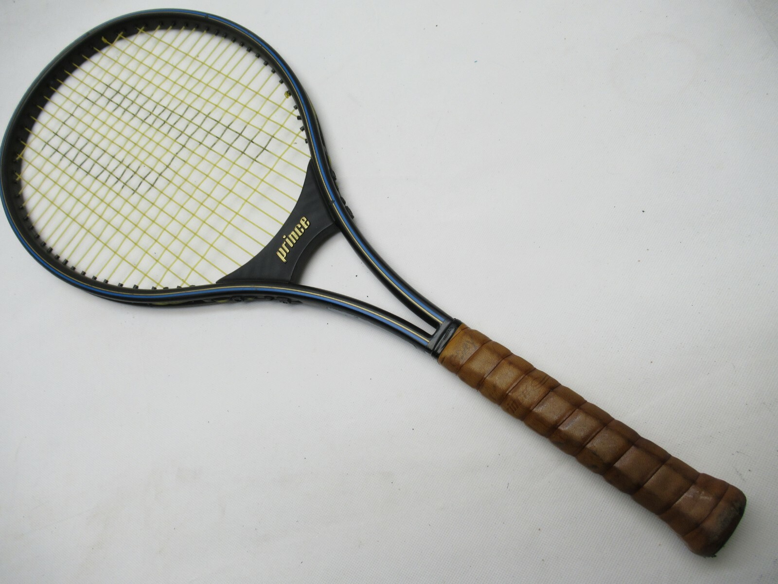 PRINCE PRECISION GRAPHITE OVERSIZE TENNIS RACQUET (4 1/4