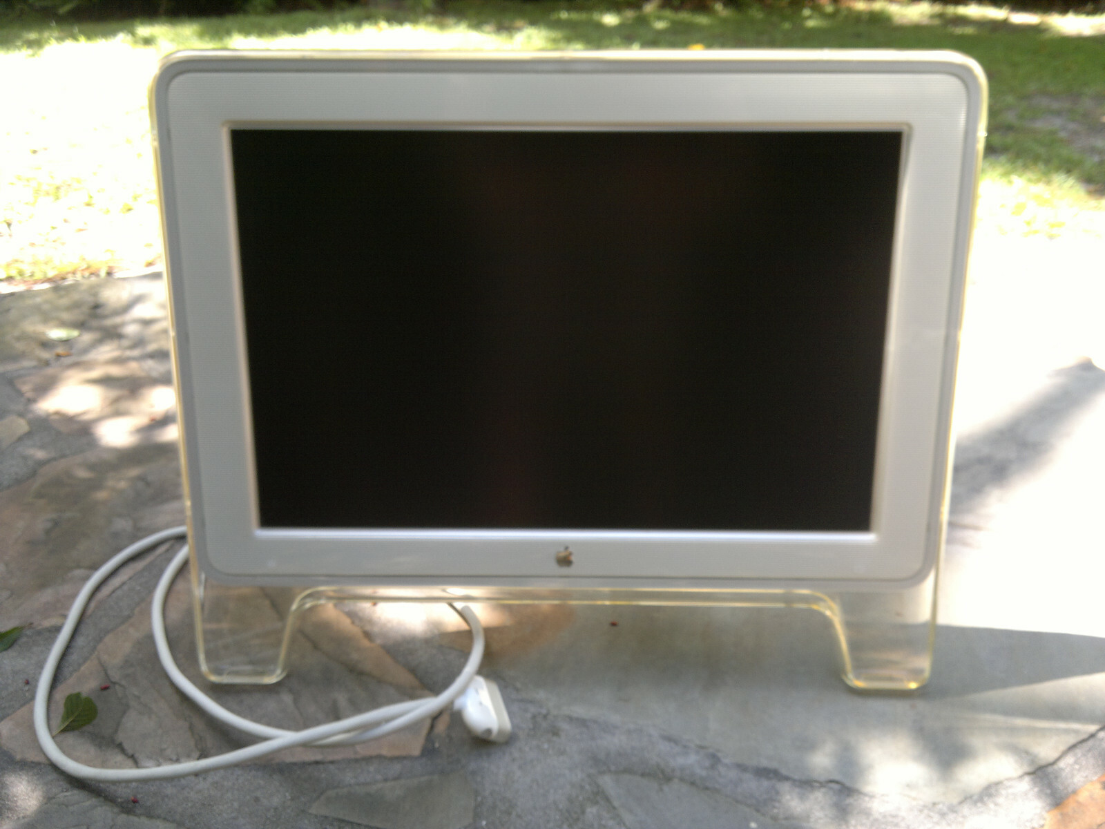 Монитор apple cinema display 30. Монитор apple cinema display 20. apple cinema display 20 поворотный адаптер. apple cinema display 30. apple cinema display 1999.