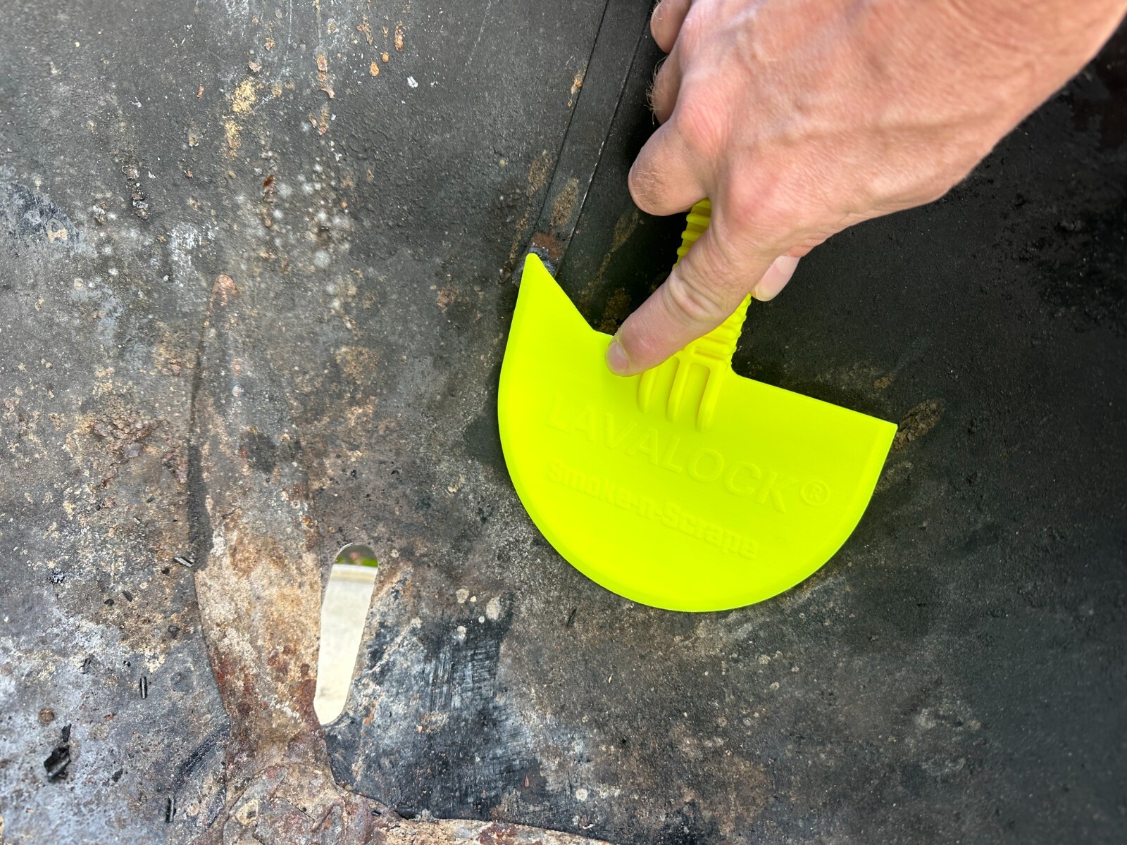 Smok-n-Scrape Grill and Smoker Scraper BBQ Residue Remover Kettle Cleaning Tool