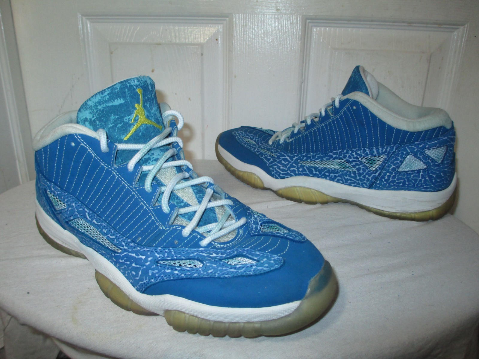 Nike Air Jordan 1 ミシガン s-l1200.jpg