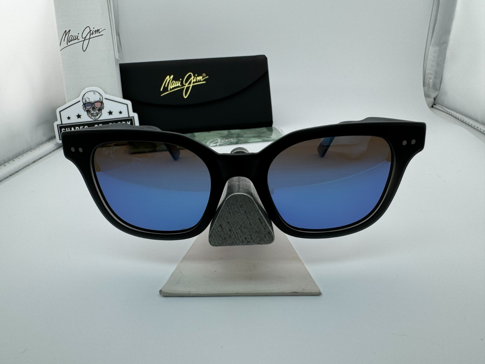 Pre-owned Maui Jim Shorebreak Mj 822-02mg Matte Black Bue Hawaii Polarized Sunglasses In Blue Hawaii Polarized
