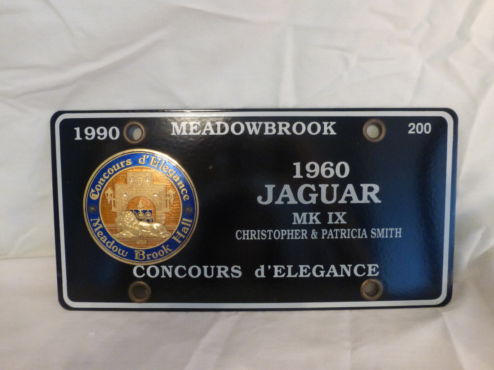 1990 MEADOWBROOK Concours Badge and enameled License Plate plaque. Jaguar Mark 9