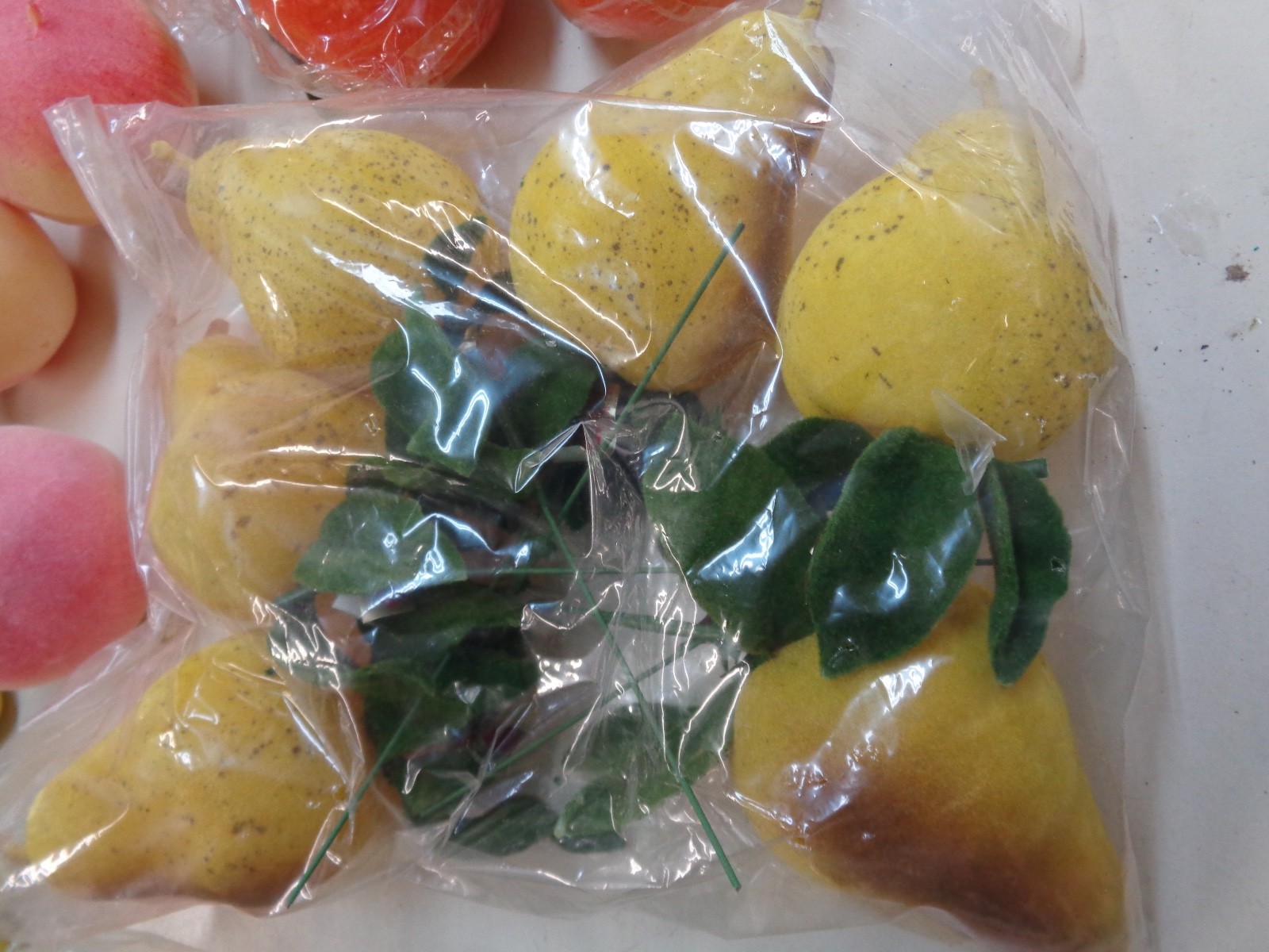 40 ASSORTED VINTAGE VELOUR FLOCKED   FRUIT FLORAL  CRAFTS  WREATHS c