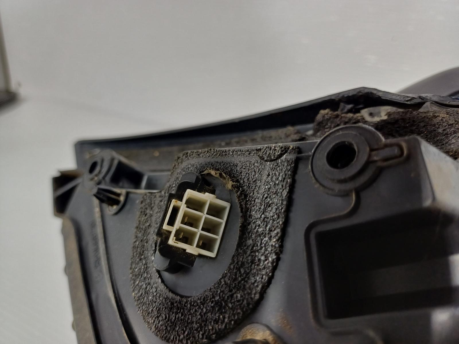 HOLDEN COMMODORE VE 08/2006-05/2013 RIGHT DOOR MIRROR PURPLE - thumbnail 4