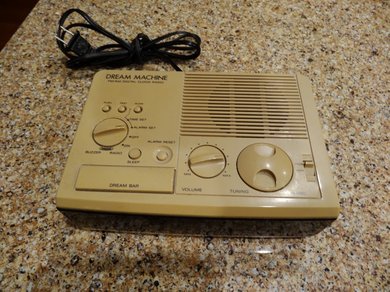 SONY ICF-C3W DREAM MACHINE AM-FM CLOCK-RADIO PRO TESTED NICE CLEAN