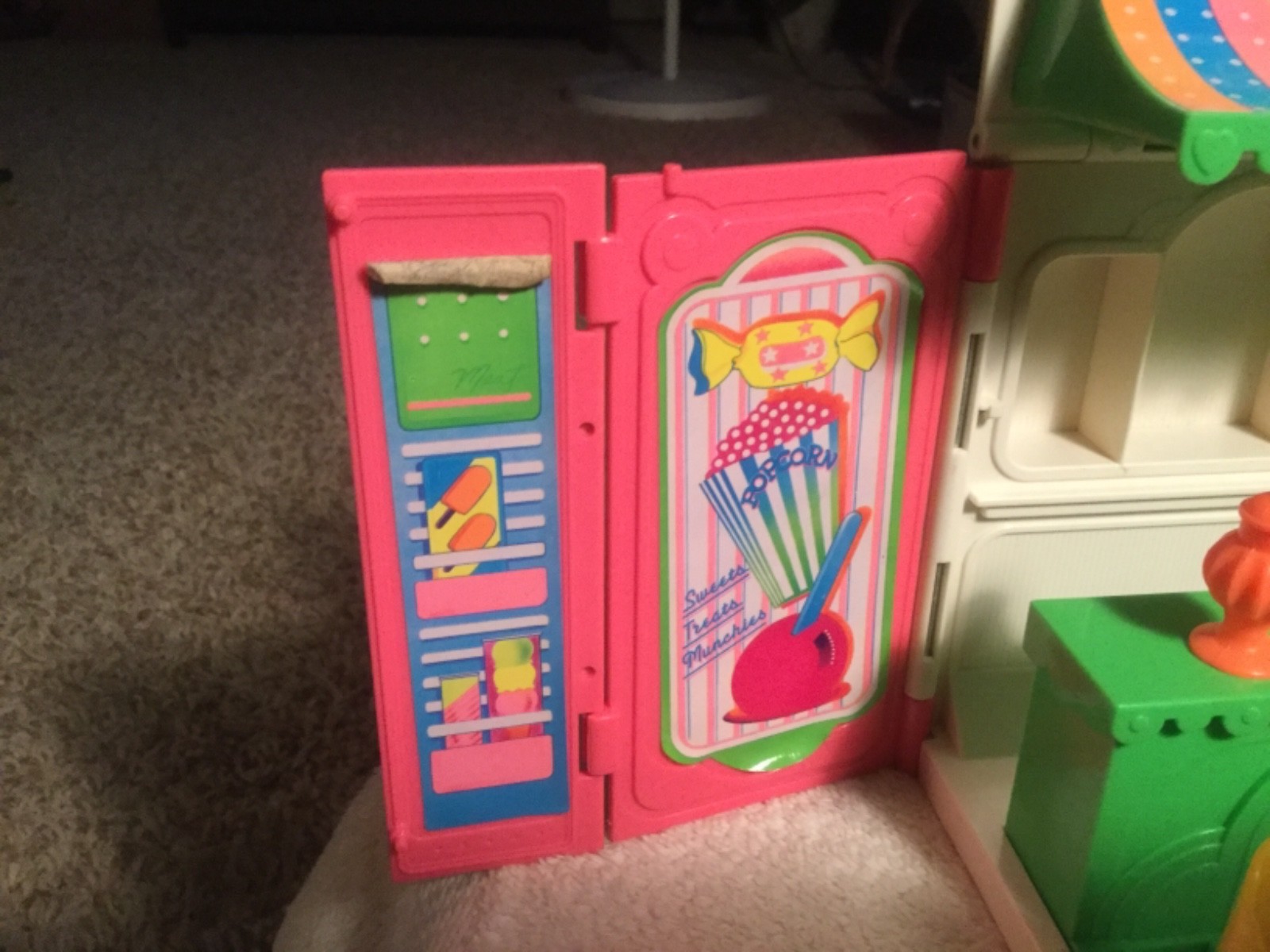 1987 Kenner Wish World Kids “Treats N Sweet” Refrigerator Ice Cream Parlor Toy