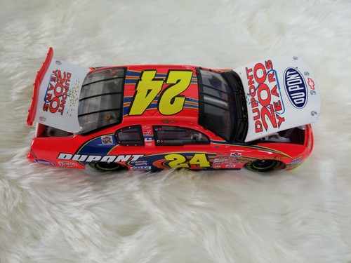 Jeff Gordon 2002 DuPont 200 Years 1/24 Diecast Car Nascar Champion Action