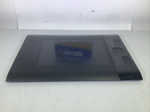t*g様 Wacom Intuos Pro 本体 箱付き Wacom Intuos Pro Small Refurbished