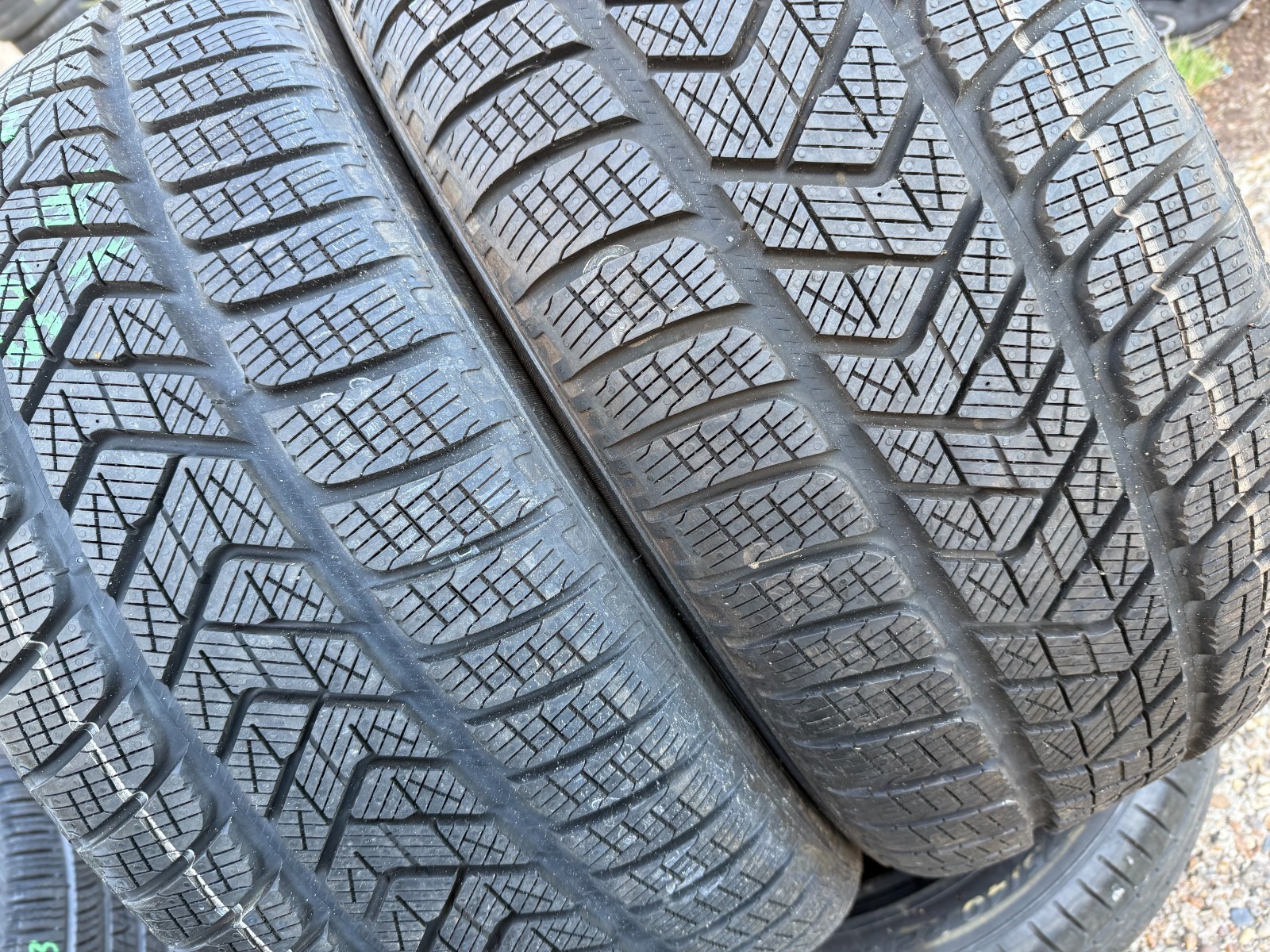 New 255 50 19 Pirelli, Winter, AO, M+S, EV, 103T, x1 Tyre (F1_tyres) YD285