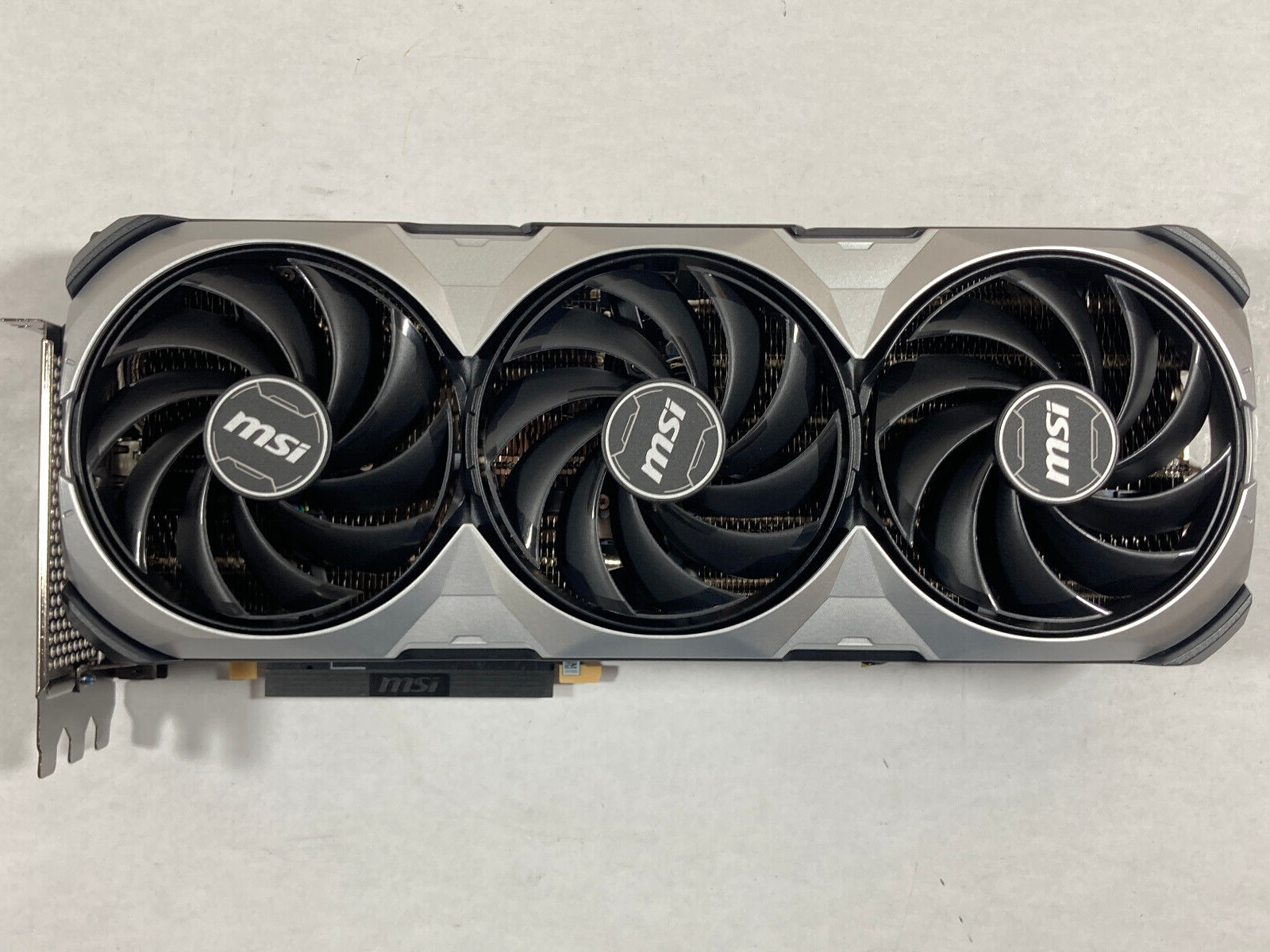 未使用 MSI GeForce RTX 4080 SUPER VENTUS 3X Amazon.com: MSI Gaming RTX 4080 Super 16G Ventus 3X OC