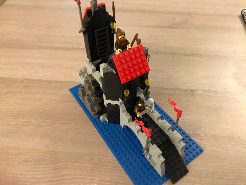Lego Castle 6075 Wolfpack Tower Complet