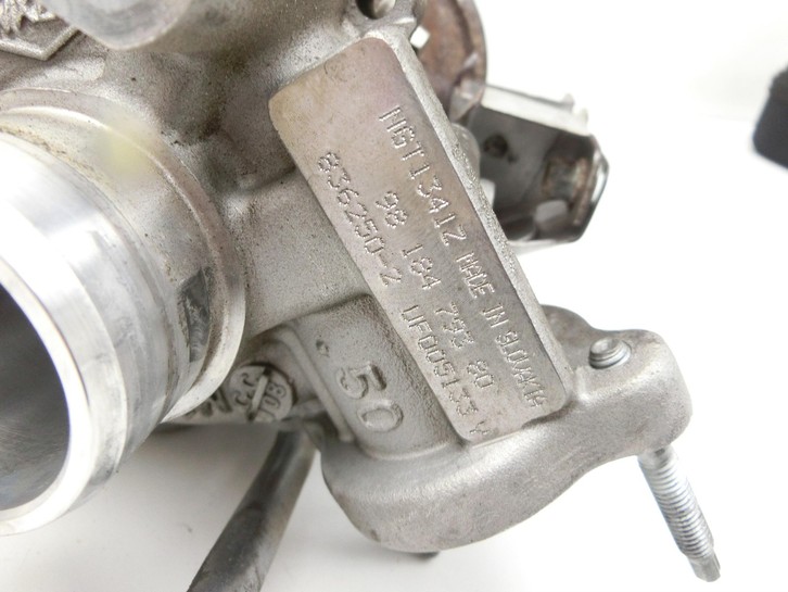 Peugeot 2008 CU 16-19 1,2 81KW EB2DT Turbolader Turbo Abgasturbolader Peugeot 2008 CU 16-19 30.08.2017 9810681380... Vorschau 3