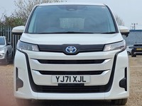 Toyota Noah  MPV Hybrid Petrol Automatic