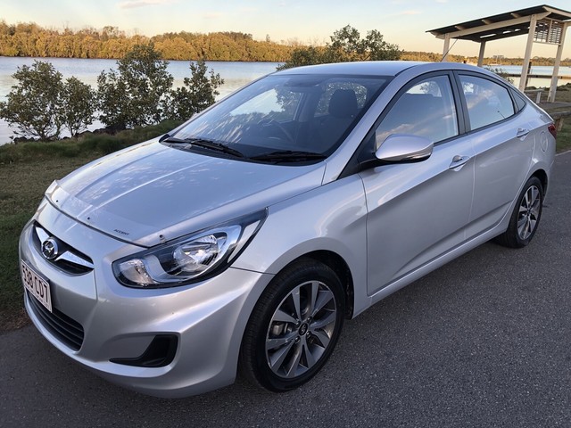 Hyundai accent v