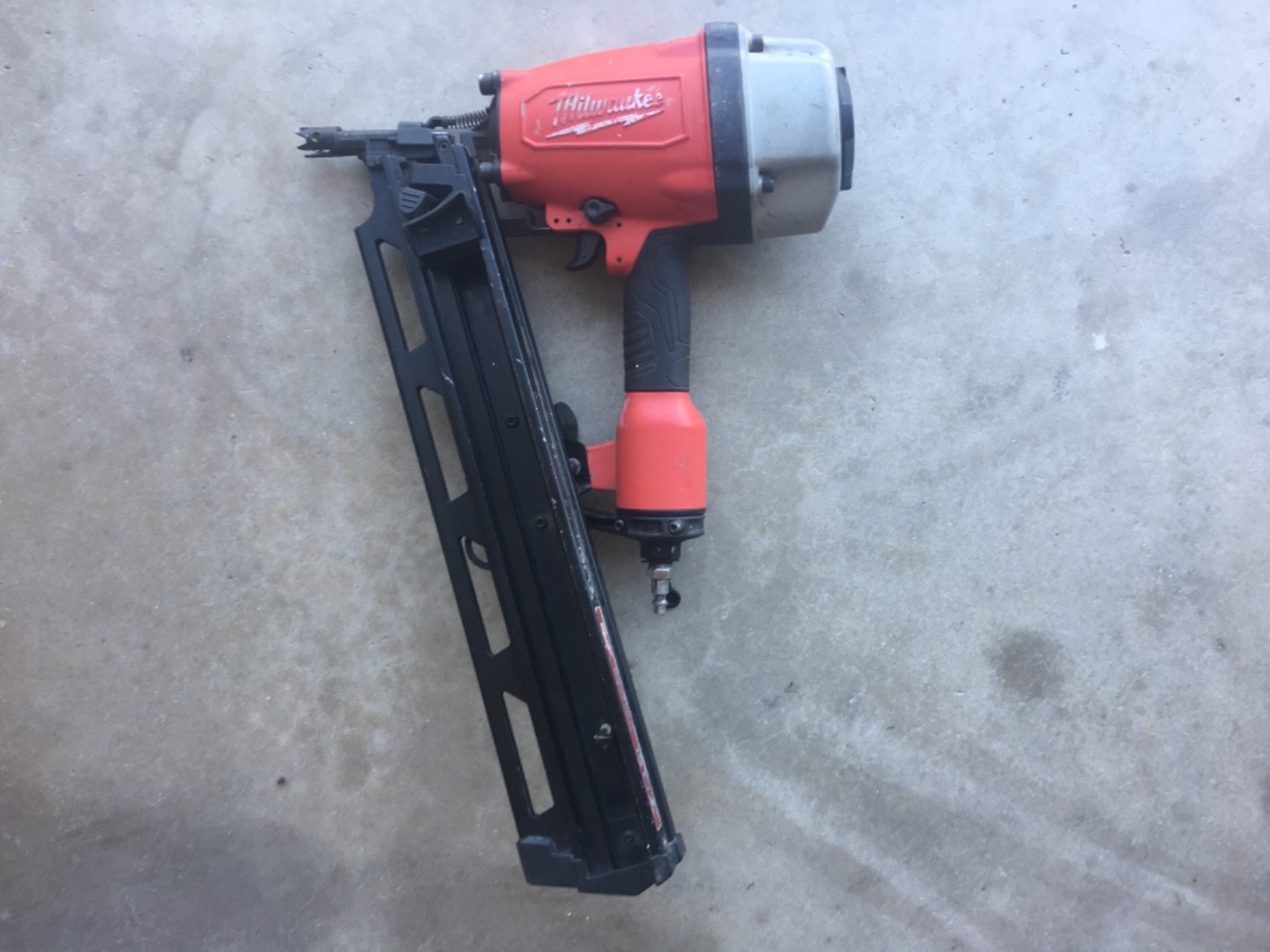 For parts only Milwaukee 7200-20 3-1/2 in. Full Round Head Framing Nailer