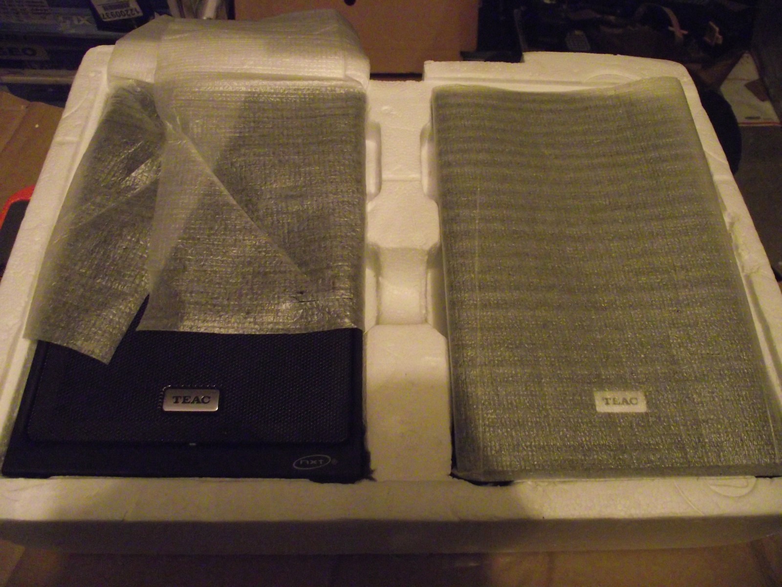 TEAC-MC-DX50i-iPod-Dock-Panel-System-Hi-Fi-2-1-Channel Flat Speakers Only