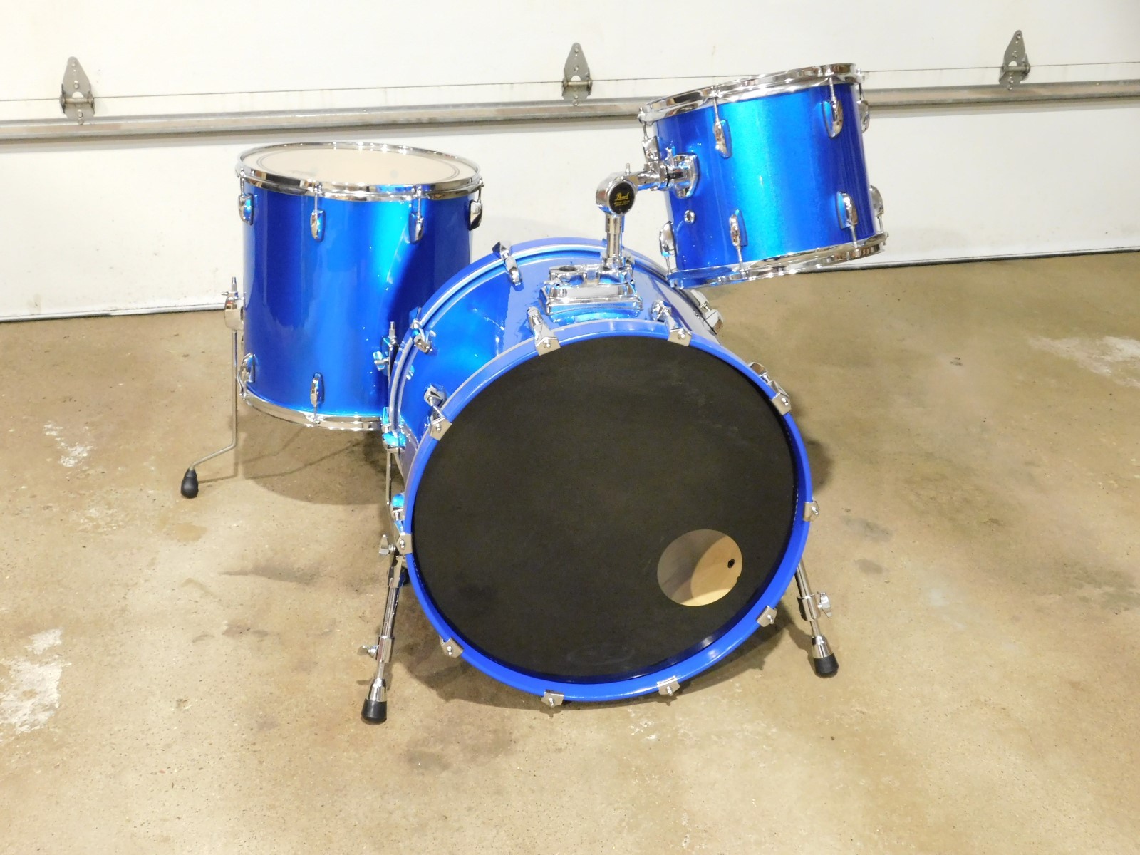 Pearl mid 80's Professional DLX Series drum set.