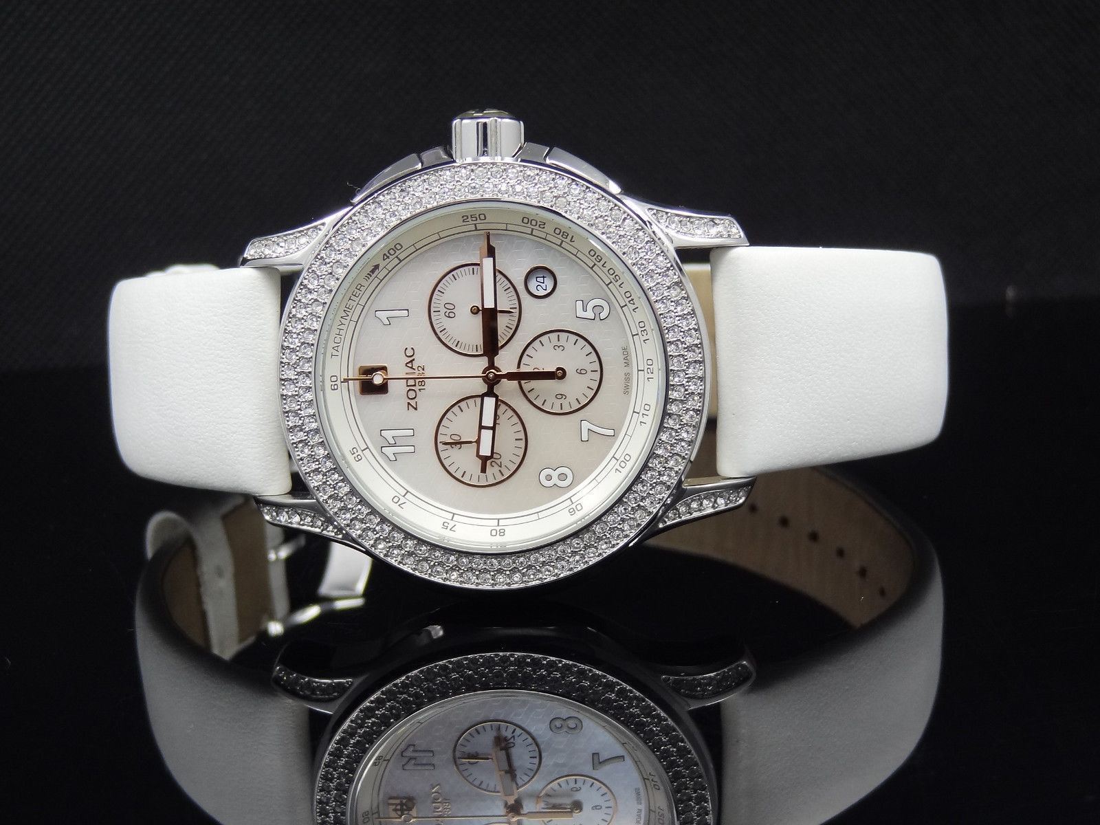 ドイツ製　惑星音叉11本にzodiac付き！ Zodiac ZO3911 Streamline Crystal Tachymeter White Leather