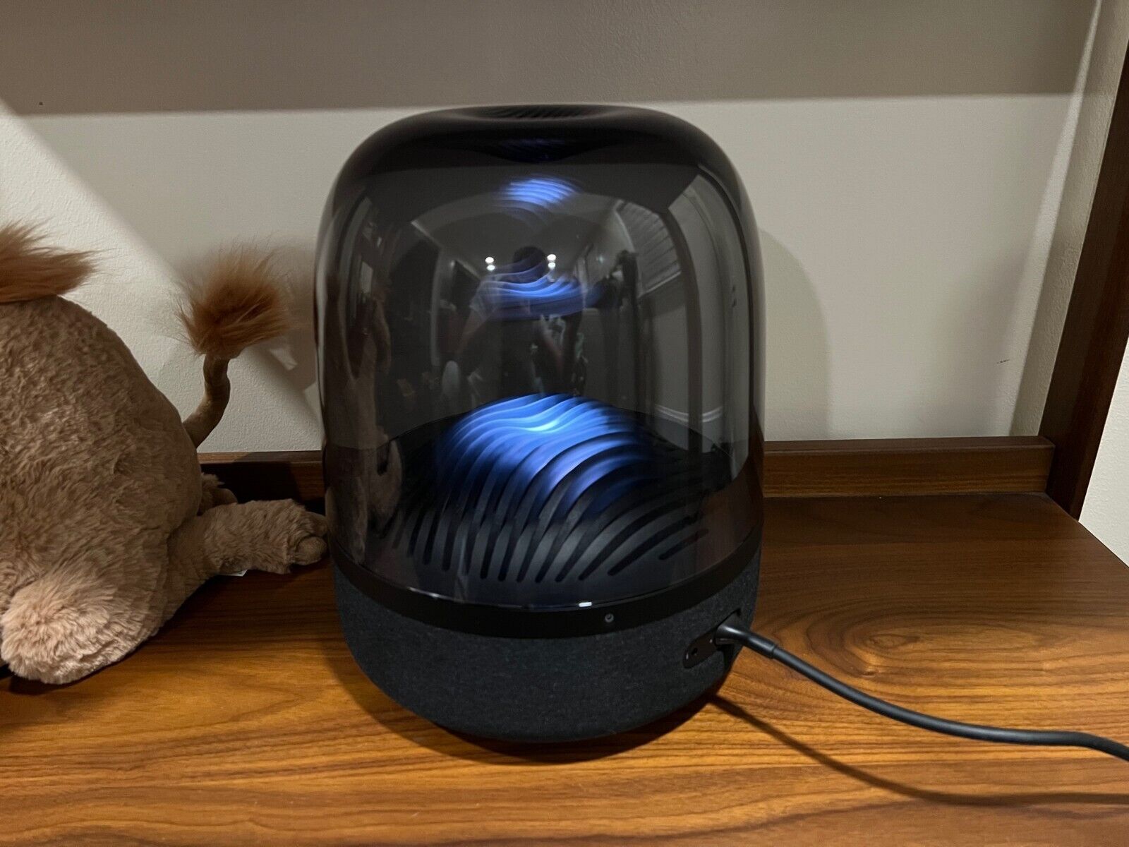 Harman Kardon Aura Studio 3 Wireless Bluetooth Speaker & Ambient Lighting - Black | eBay Harman Kardon Aura Studio 3 Wireless Bluetooth Speaker & Ambient Lighting - Black | eBay