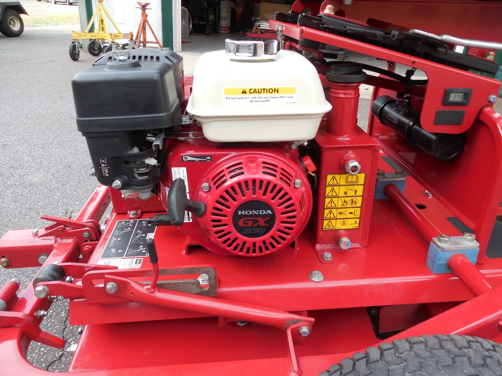 RIDING GREENS ROLLER 2014 TORO GREENSPRO 1240 W/ HONDA GAS ENGINE 276 HOURS!!