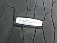 Jaguar E-Pace X540 Kofferraummatte Kofferraum Gummimatte Auflage Jaguar E-Pace X540 19.08.2019 J9CM-454A14-AA gebraucht Vorschau 2