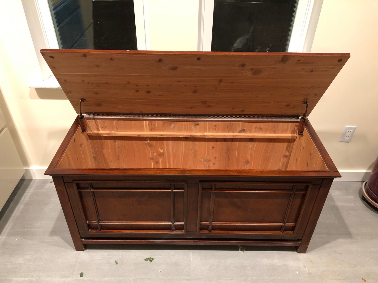 Pre-Owned Chest Wood Storage Trunk - QUEENS, NY PICKUP ONLY