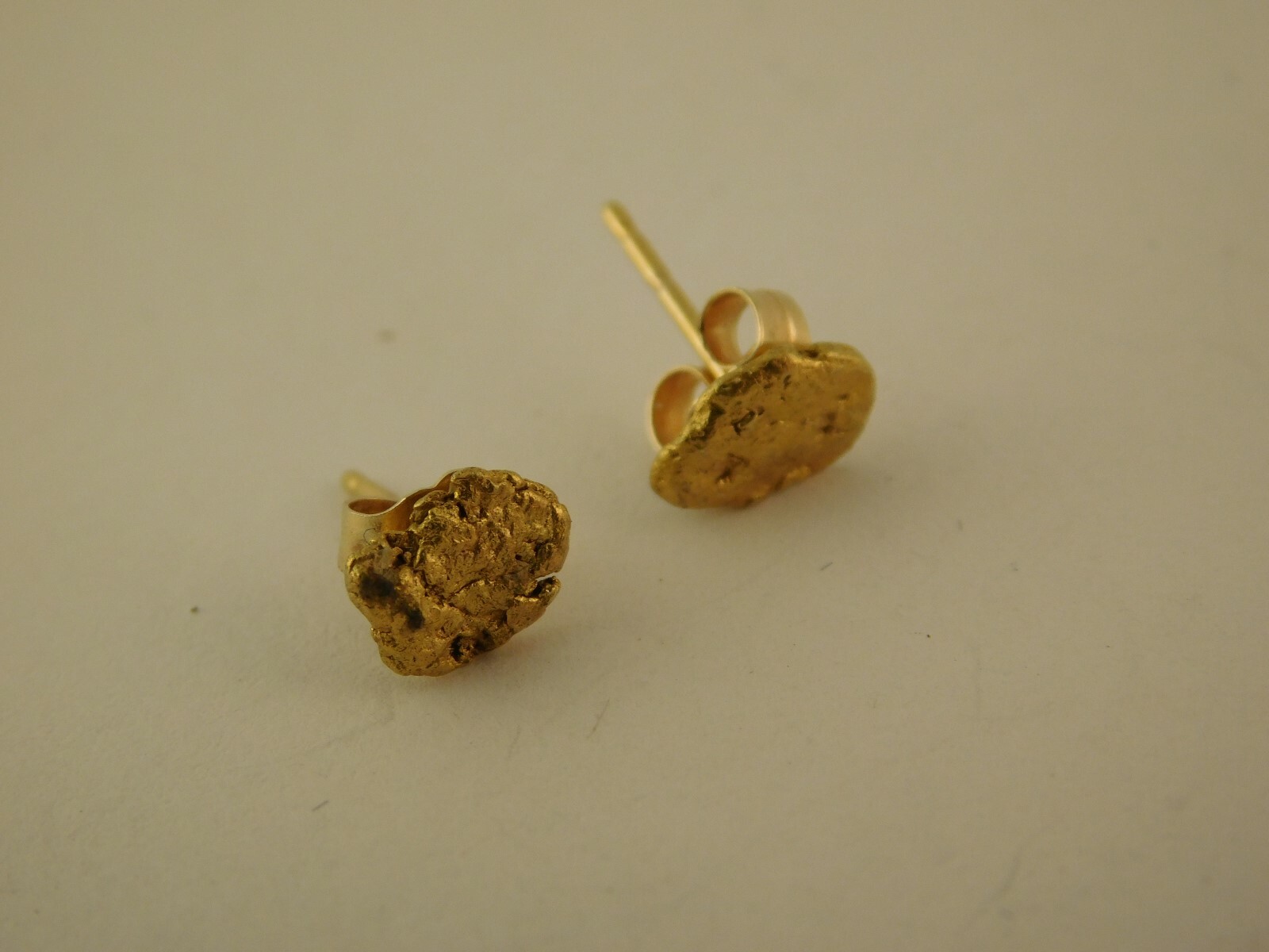 PLACER NATURAL GOLD NUGGET EARRINGS 14K GOLD BACKS GIFT BOX