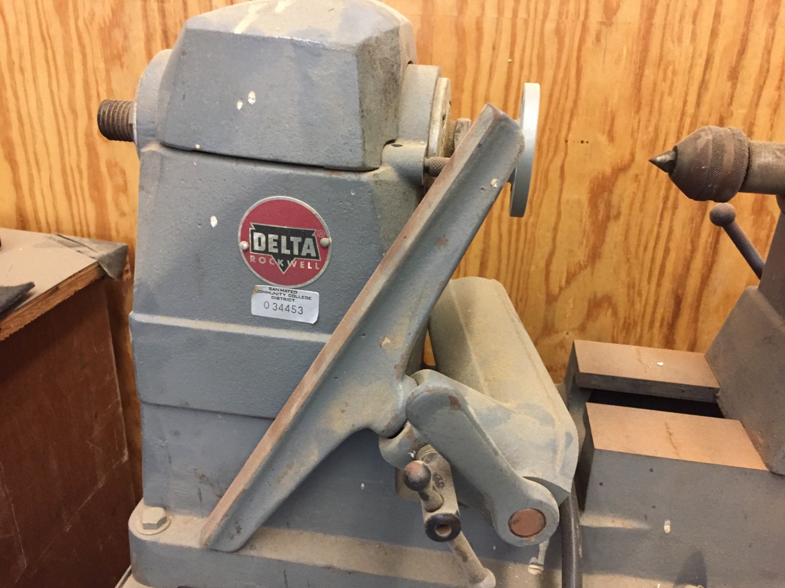 Vintage Working Delta Rockwell Wood Lathe with complete set of chisels and tools