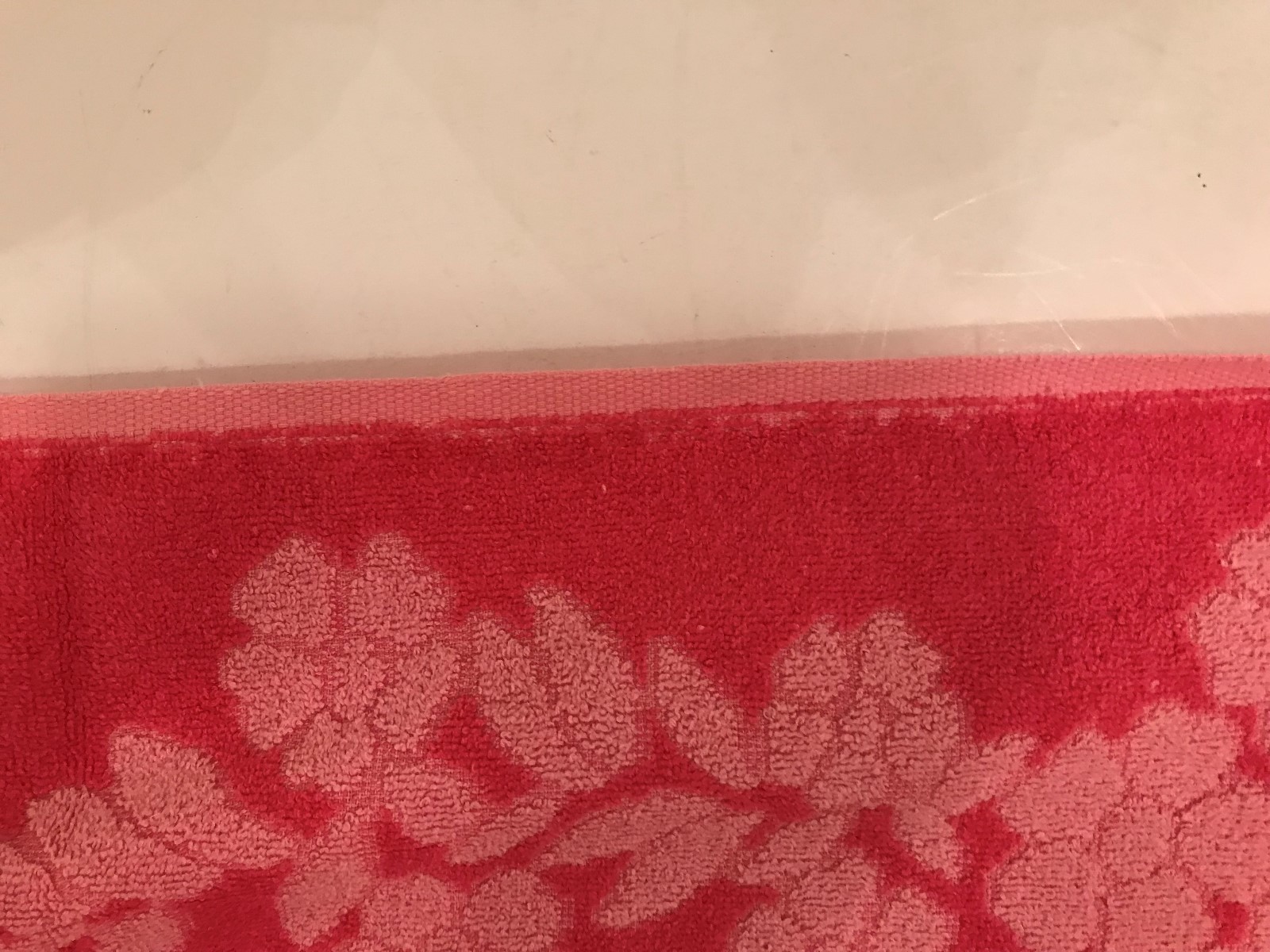 vintage 1960's bath towel red with pink flowers