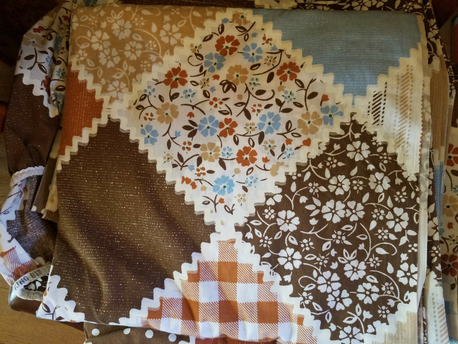 1970s Bedding Set - King Size Sheets - Fitted, Flat and 2 Pillowcases- Patchwork