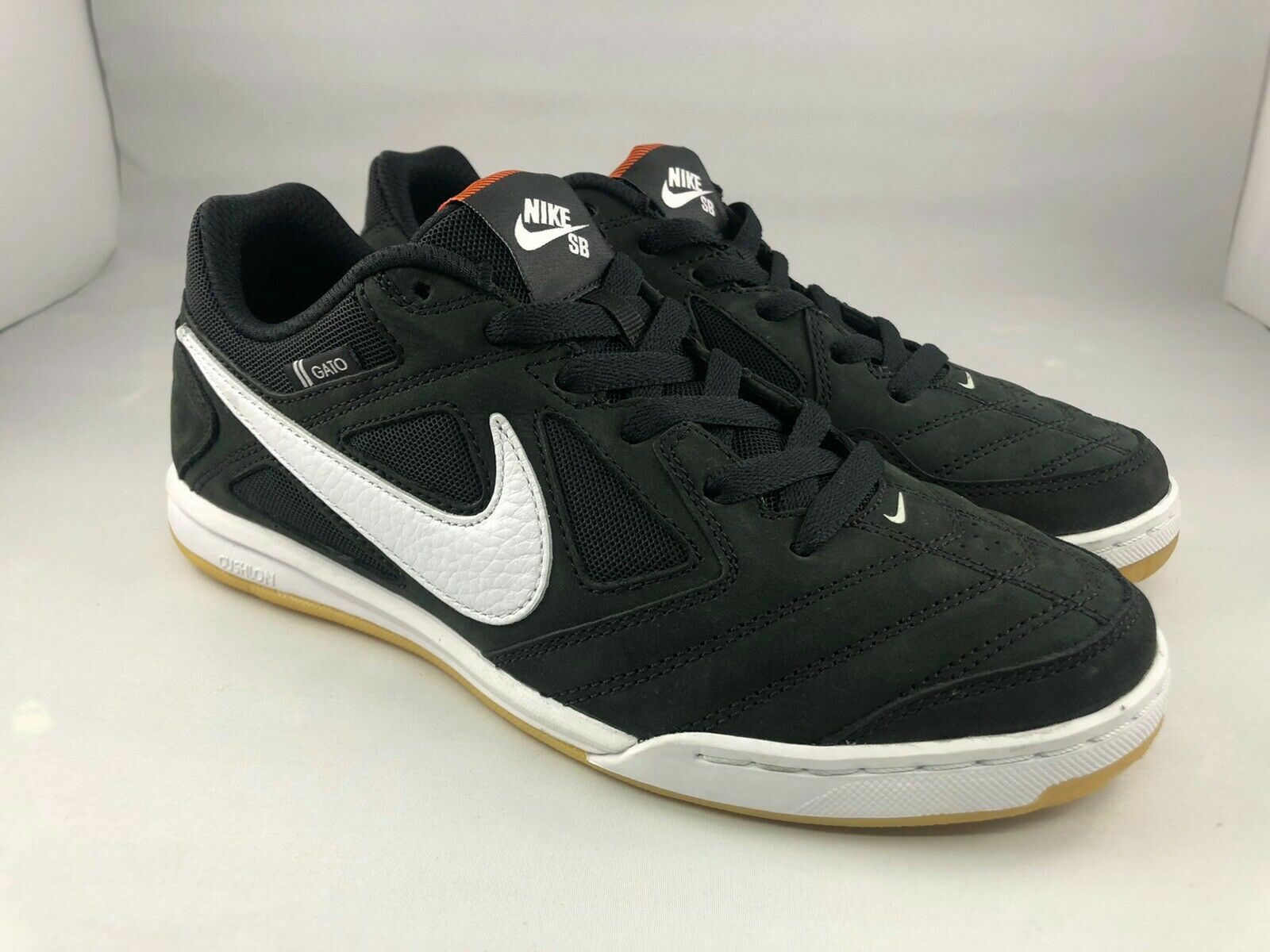 nike orange label gato