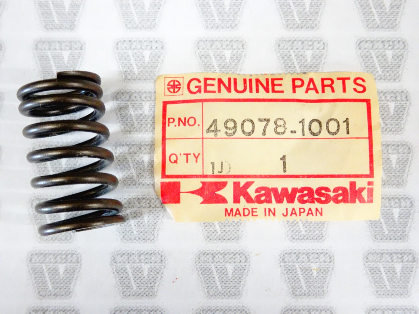 Kawasaki NOS NEW 49078-1001 Inner Valve Spring KL KZ ZN ZR Kawasaki NOS NEW 49078-1001 Inner Valve Spring KL KZ ZN ZR