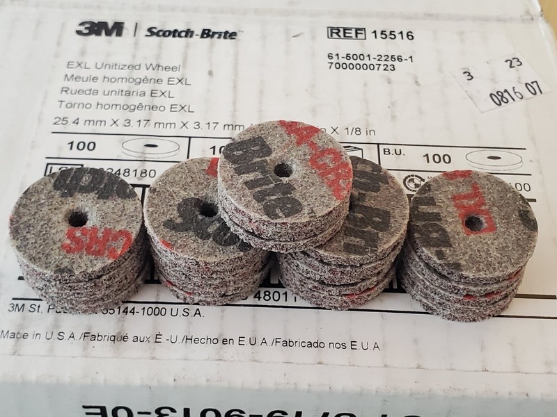 (25) 3M Scotch Brite EXL Unitized Deburring Wheel 8A Coarse 1” x 1/8” x 1/8”