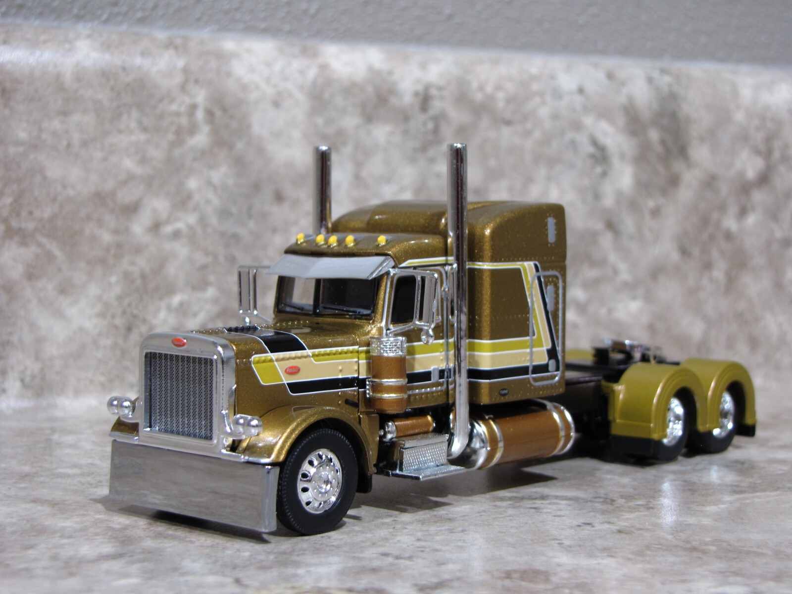 DCP 1/64 Gold Black Peterbilt 389 Semi Truck Farm Toy | eBay