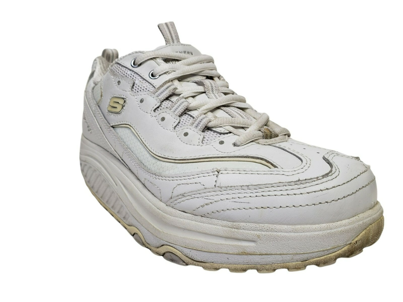 skechers in white